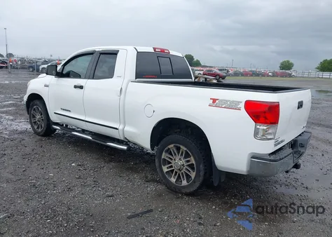 2012 Toyota Tundra Grade 5.7L V8 z USA, uszkodzony, nr VIN 5TFUW5F19CX258672